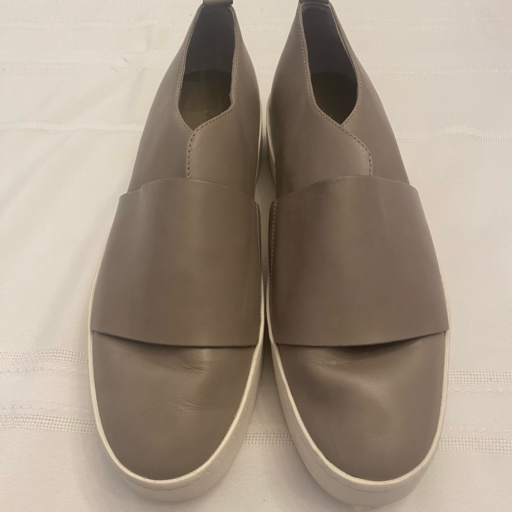 ❤️VINCE SLIP ON PLATFORMS❤️ - Picture 3 of 14
